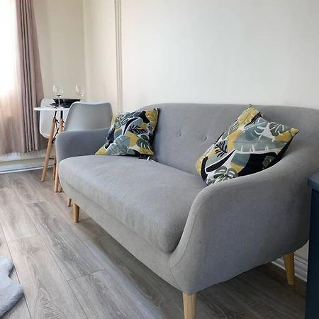 Modern 1 Bed Apartment In The City Centre Of Derby Bagian luar foto