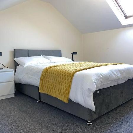 Modern 1 Bed Apartment In The City Centre Of Derby Bagian luar foto