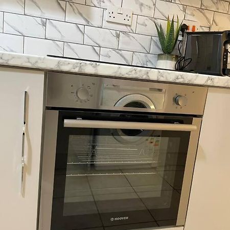 Modern 1 Bed Apartment In The City Centre Of Derby Bagian luar foto