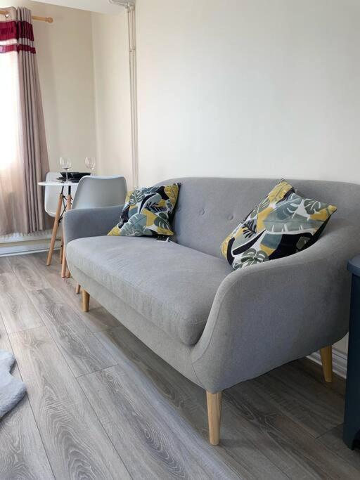 Modern 1 Bed Apartment In The City Centre Of Derby Bagian luar foto
