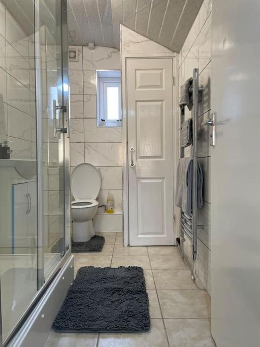 Modern 1 Bed Apartment In The City Centre Of Derby Bagian luar foto